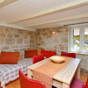 Gloria - Old Center Apartment Split