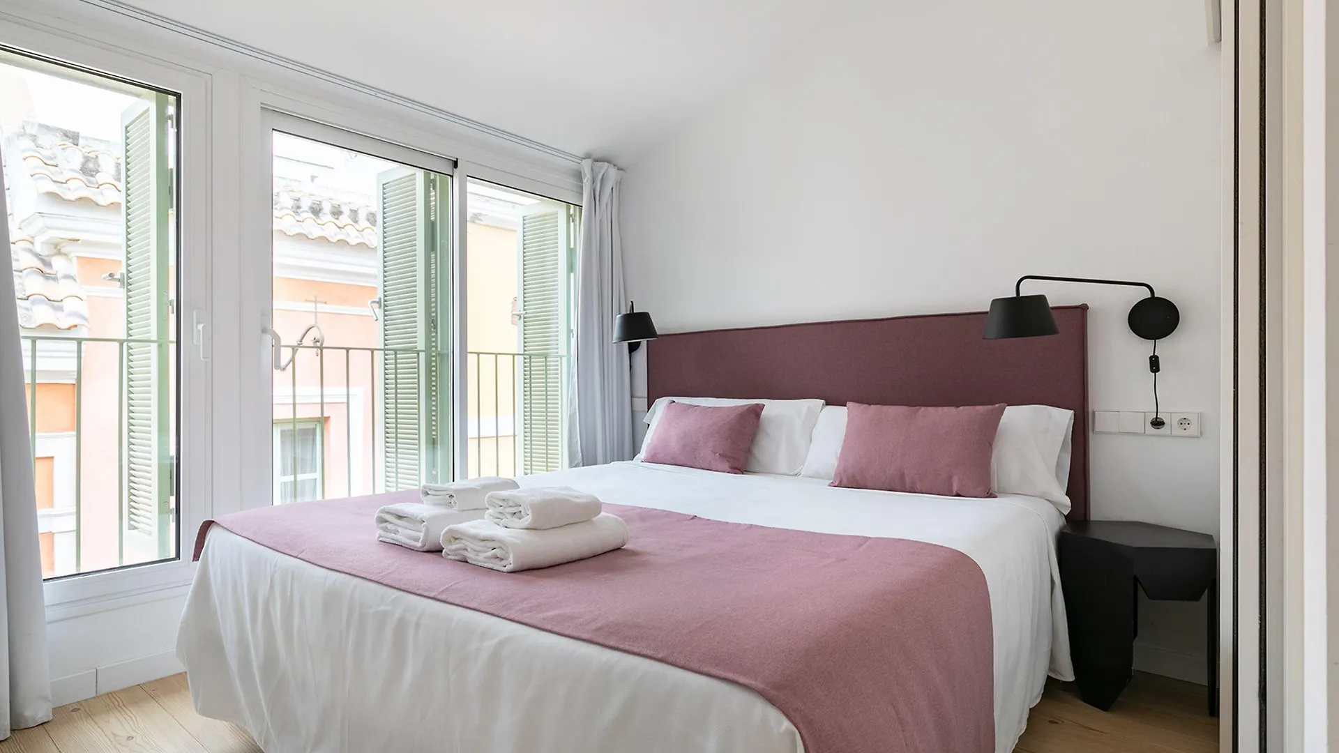 Apartment Holiday Rentals Los Salados Seville Spain